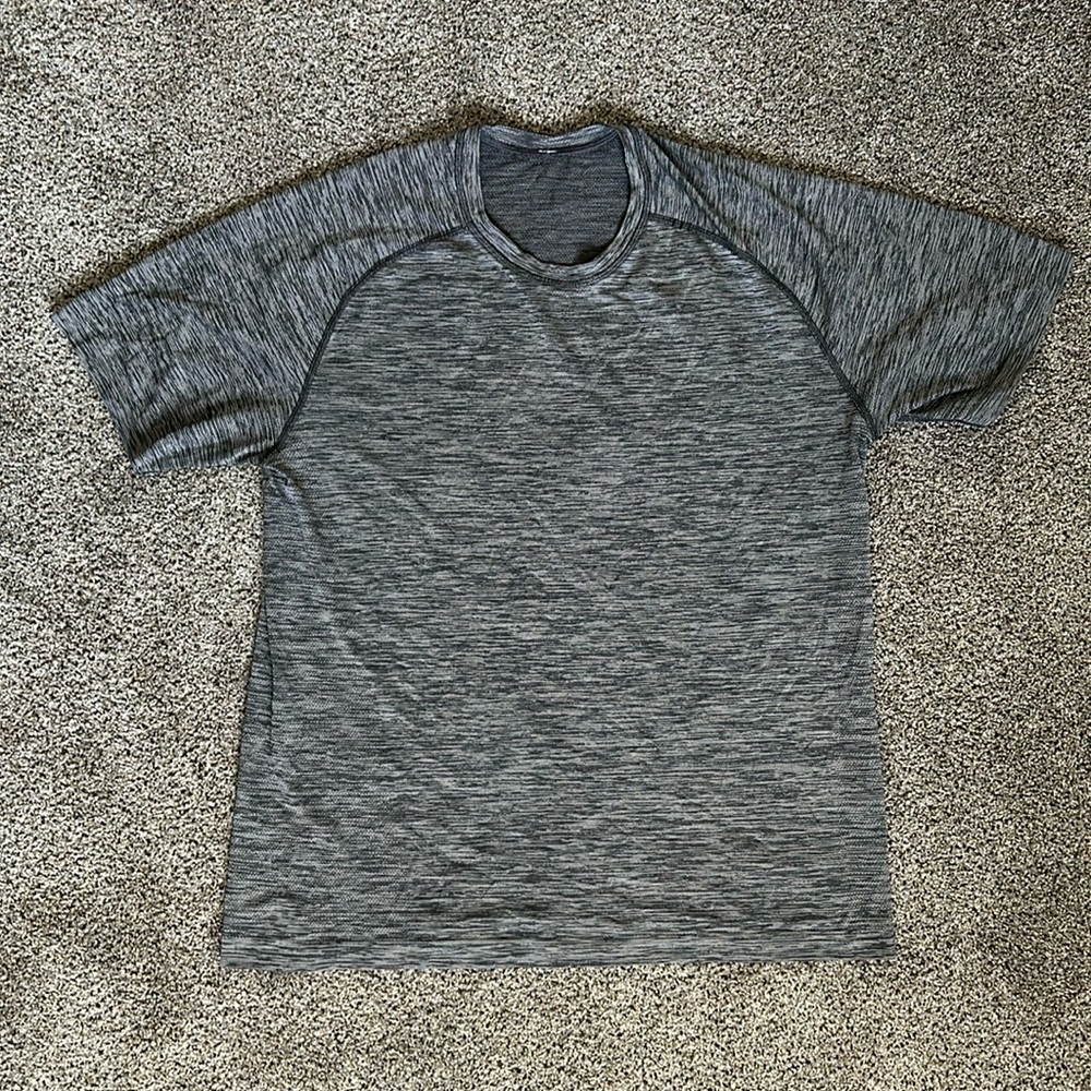 Man’s Lululemon shirt